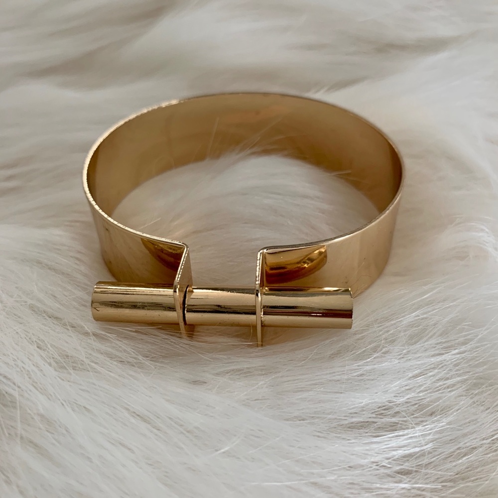 ✨F21✨ Vintage Gold Bracelet